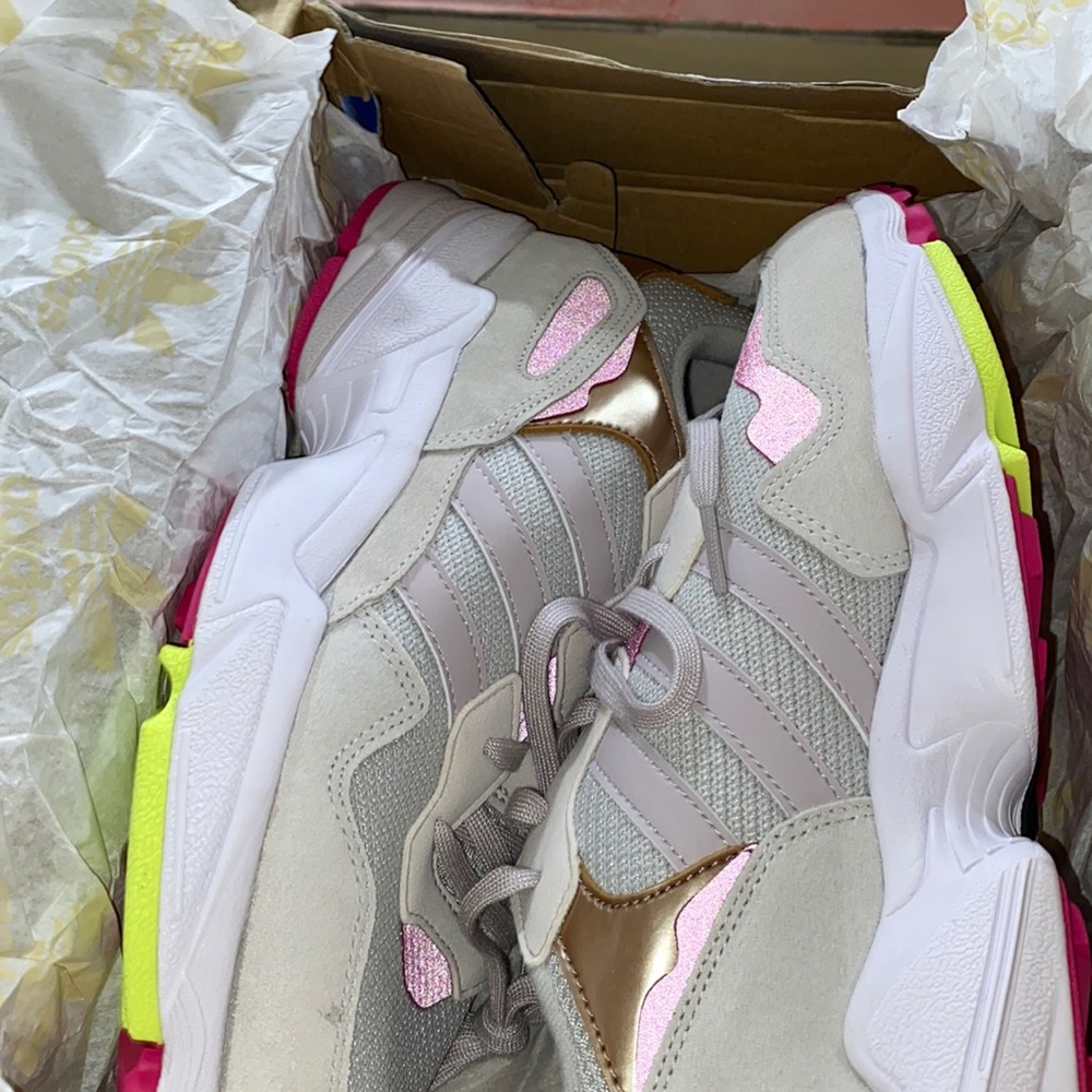 Big kids yung 96 sneakers